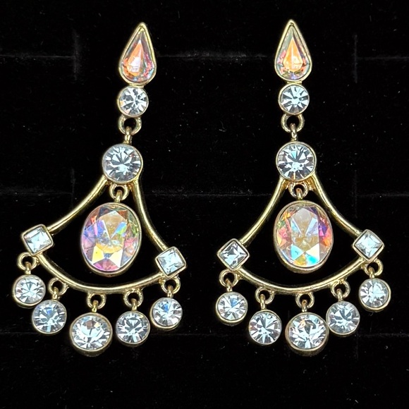 Vintage Givenchy aged goldtone / brasstone bling pierced earrings - Picture 7 of 8